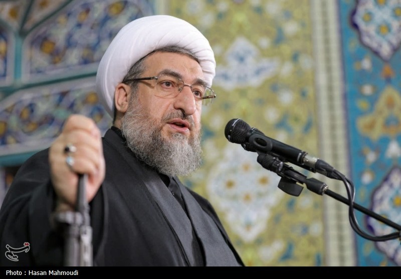 امام جمعه تبریز خطاب به آمریکا: تنگه هرمز به وضعیت قبل بازنمی‌گردد
