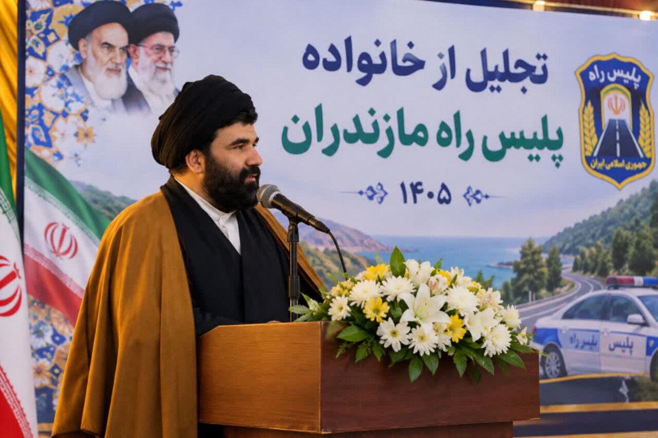 ملت ایران در دفاع از عزت و منافع ملی عقب‌نشینی نخواهد کرد