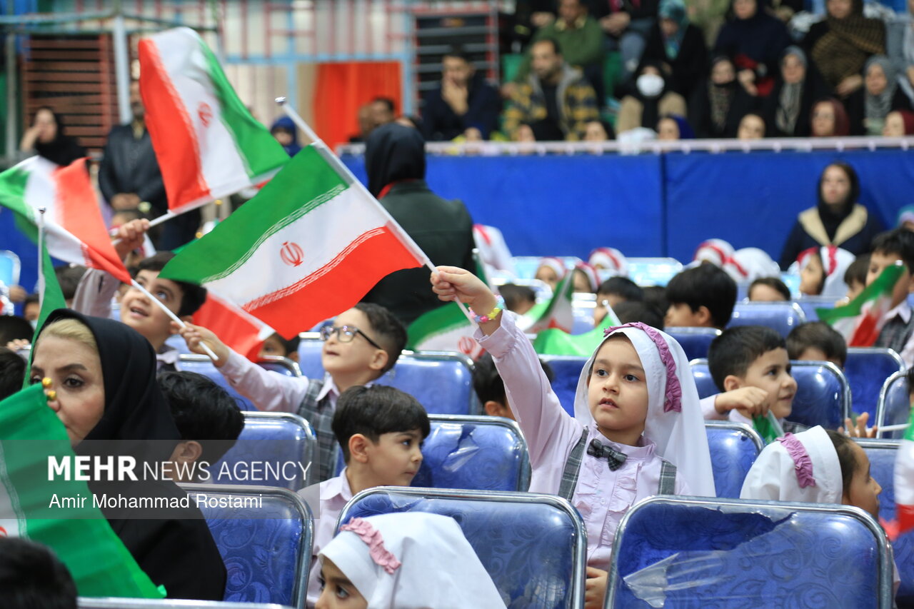 جشن نیمه شعبان و دهه فجر در مهدکودک های ورامین