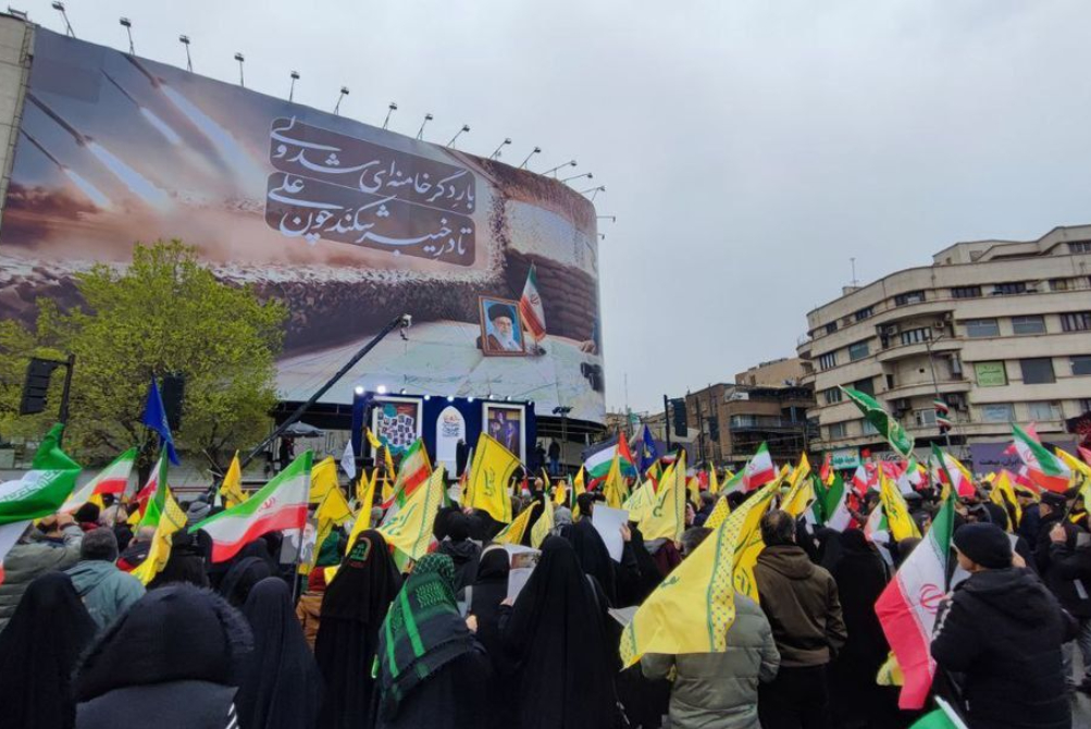 طنین «الله‌اکبر» در آسمان بارانی تهران؛ آغاز راهپیمایی روز جهانی قدس در سراسر کشور