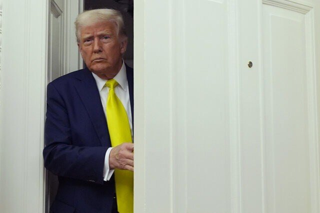 واشنگتن پست فاش کرد؛ فرار ترامپ با کامیون حمل غذا!