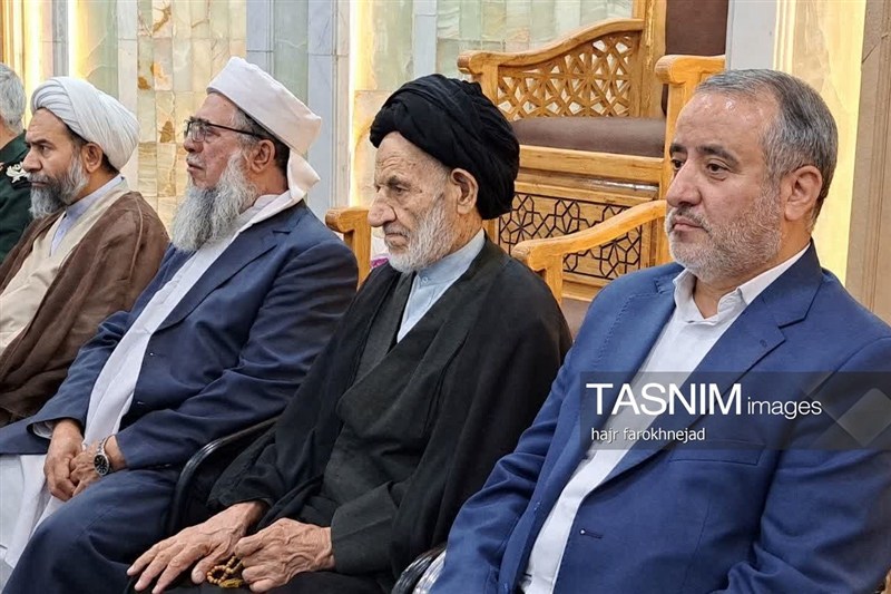 همدلی شیعه و سنی در مسجدالنبی(ص) بیرجند؛ وحدتی فراتر از شعار