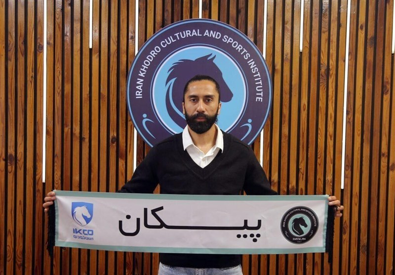 باقری: الهامی مثل خیلی‌ها دوست ندارد با سیاست رفتار کند