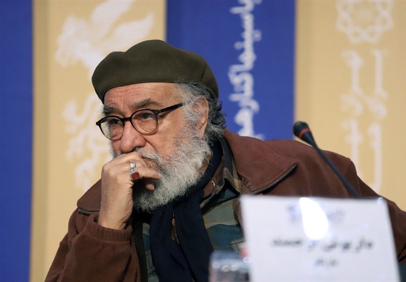 داریوش ارجمند: یک چشمم اشک است و چشم دیگرم خنده