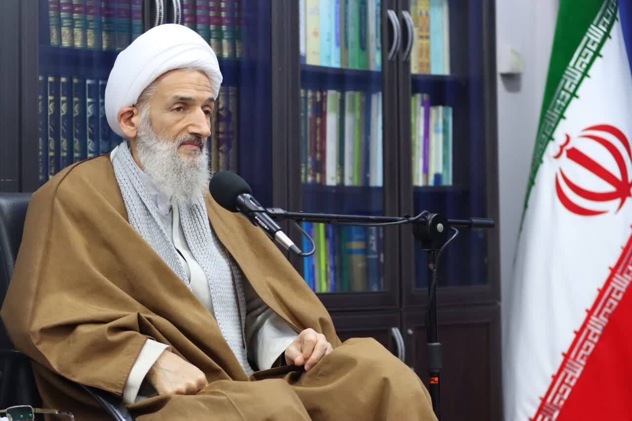 آیت الله لائینی: کارکردهای فرهنگی مساجد احیا شود