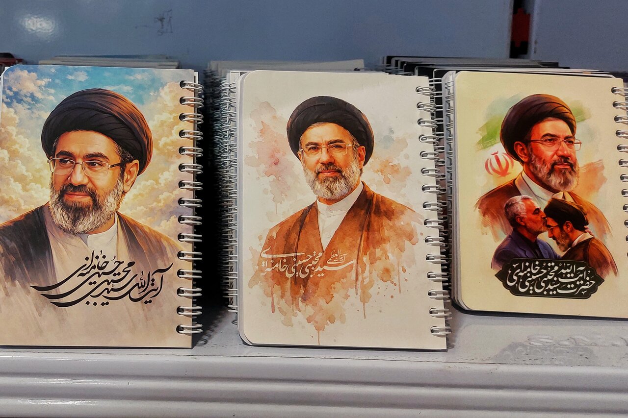 از پرچم ایران تا چهره شهدا؛ روایت متفاوت «ایران‌نوشت» از کودکان میناب