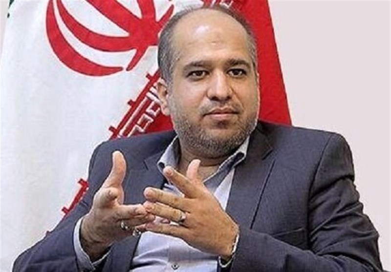 خضریان: ماندن مدیرعامل صندوق ذخیره فرهنگیان در این سمت خلاف است
