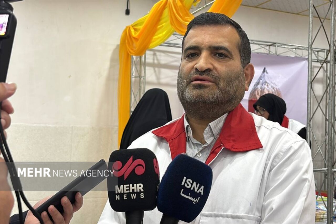 اصفهانی: هیچ دانش‌آموزی نباید بدون لوازم تحصیلی وارد مدرسه شود
