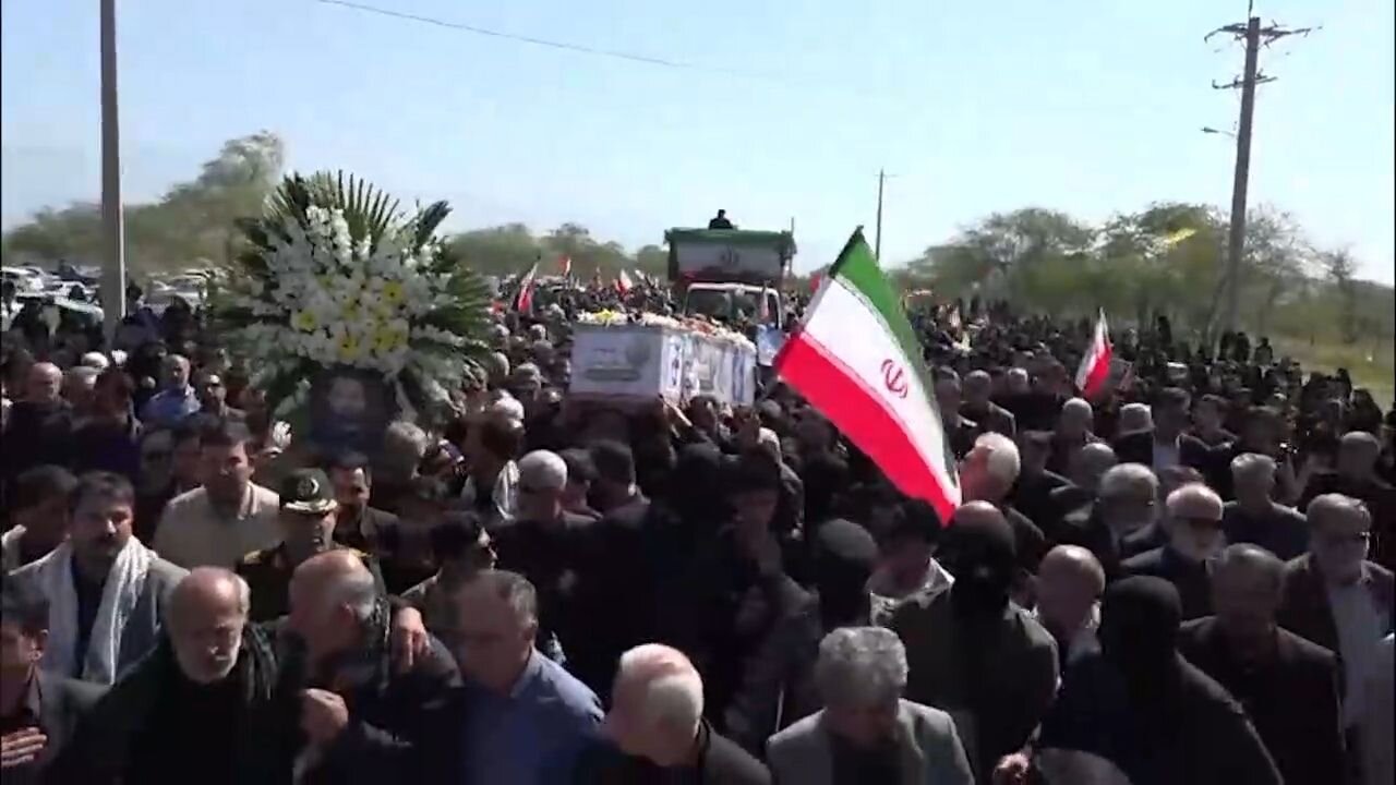 تشییع پیکر مطهر شهید«عبدالرحمن زنگنه» در دشتستان
