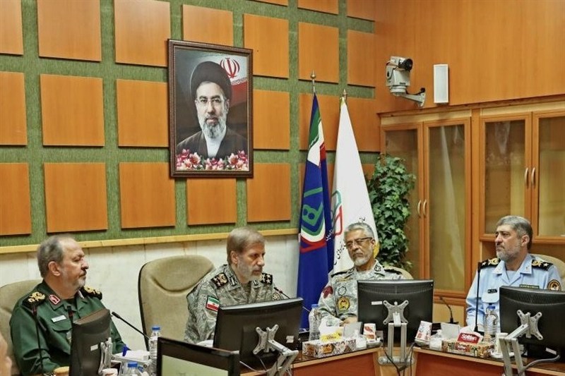 نشست تخصصی فرمانده کل ارتش با سرپرست وزارت دفاع