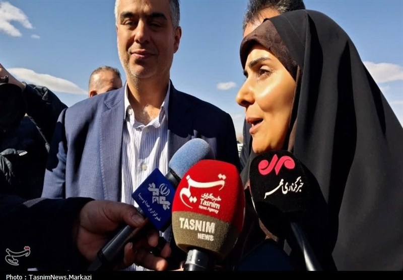 وزیر راه و شهرسازی: هیچ مشکلی در تردد جاده‌ای و ریلی مسافران نداریم