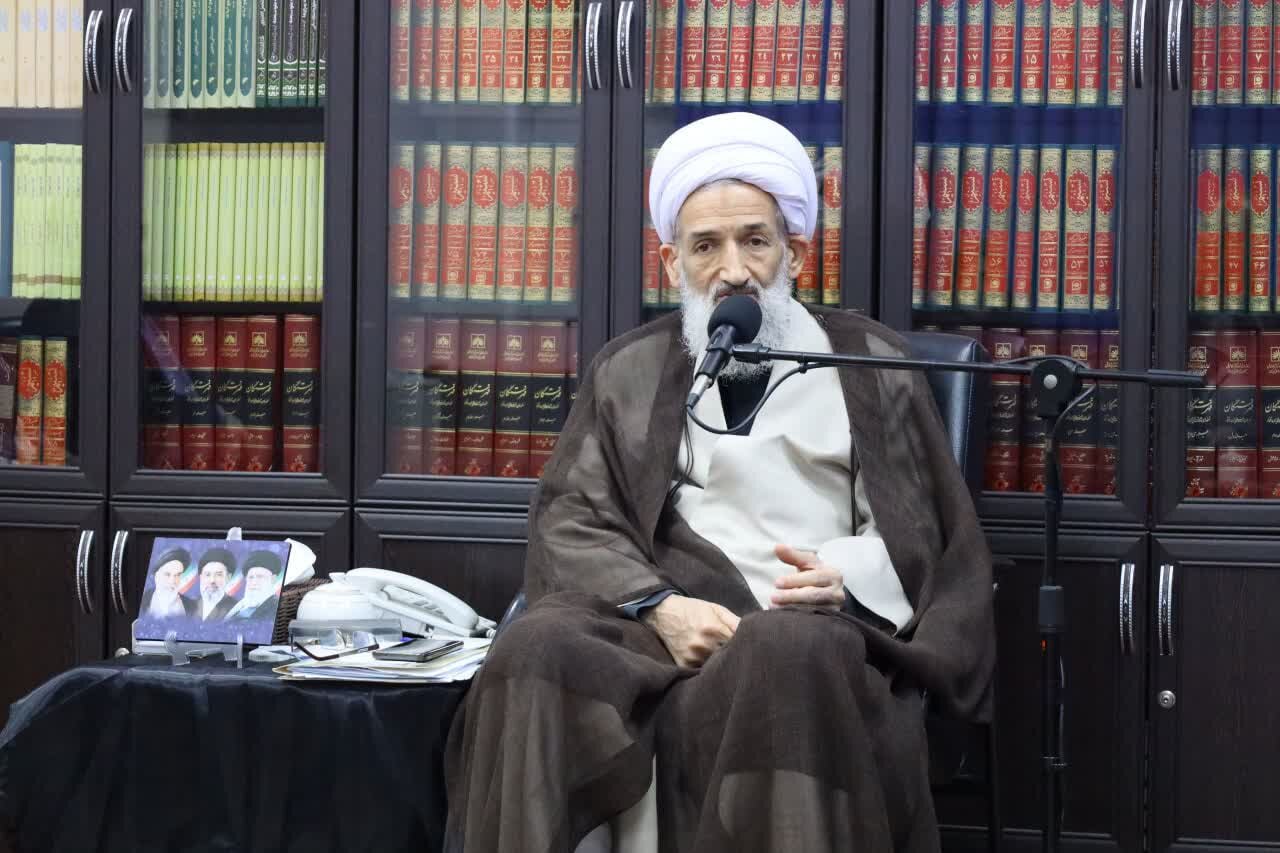 مبلغان در کنار روایت عاشورا به مسائل کلان جامعه هم بپردازند