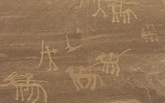 کشف شگفت‌انگیز نقاشی ها و نمادهای ۱۰ هزار ساله در مصر