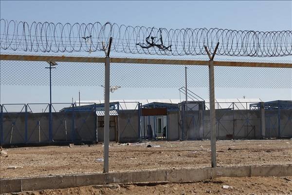 بغداد 450 عضو داعش از جمله چندین رهبر را از سوریه تحویل داد