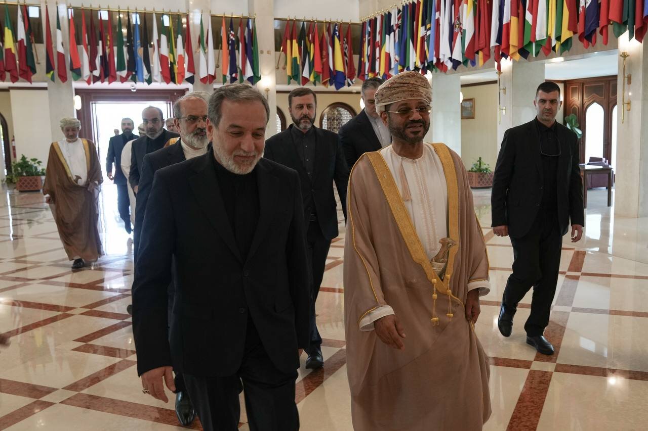 استقبال وزیر امور خارجه عمان از عراقچی