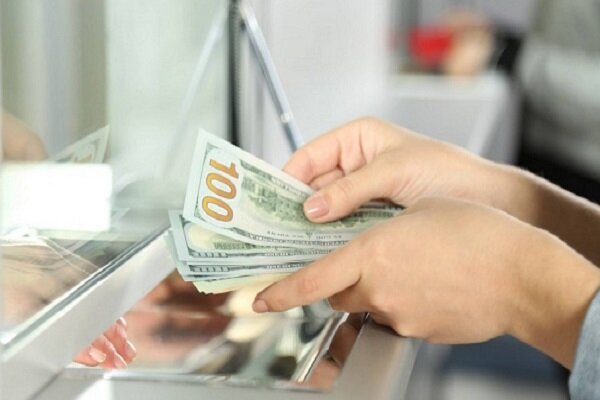قیمت دلار رسمی به کانال 120 هزار تومان بازگشت