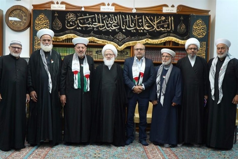 دیدار جمعی از علمای فلسطین و لبنان با مرجع تقلید عراقی