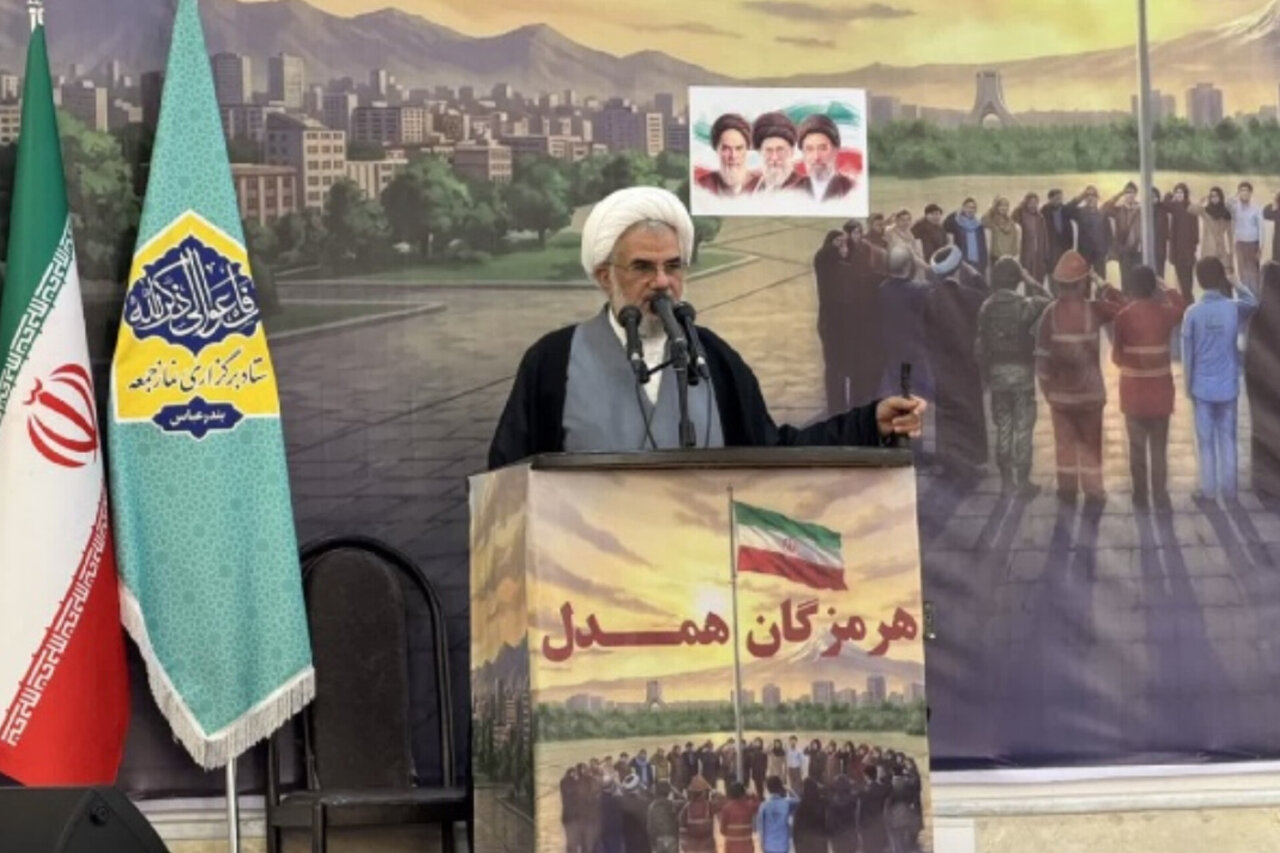 کشورهای منطقه با طناب پوسیده آمریکا و صهیونیست‌ها وارد چاه نشوند