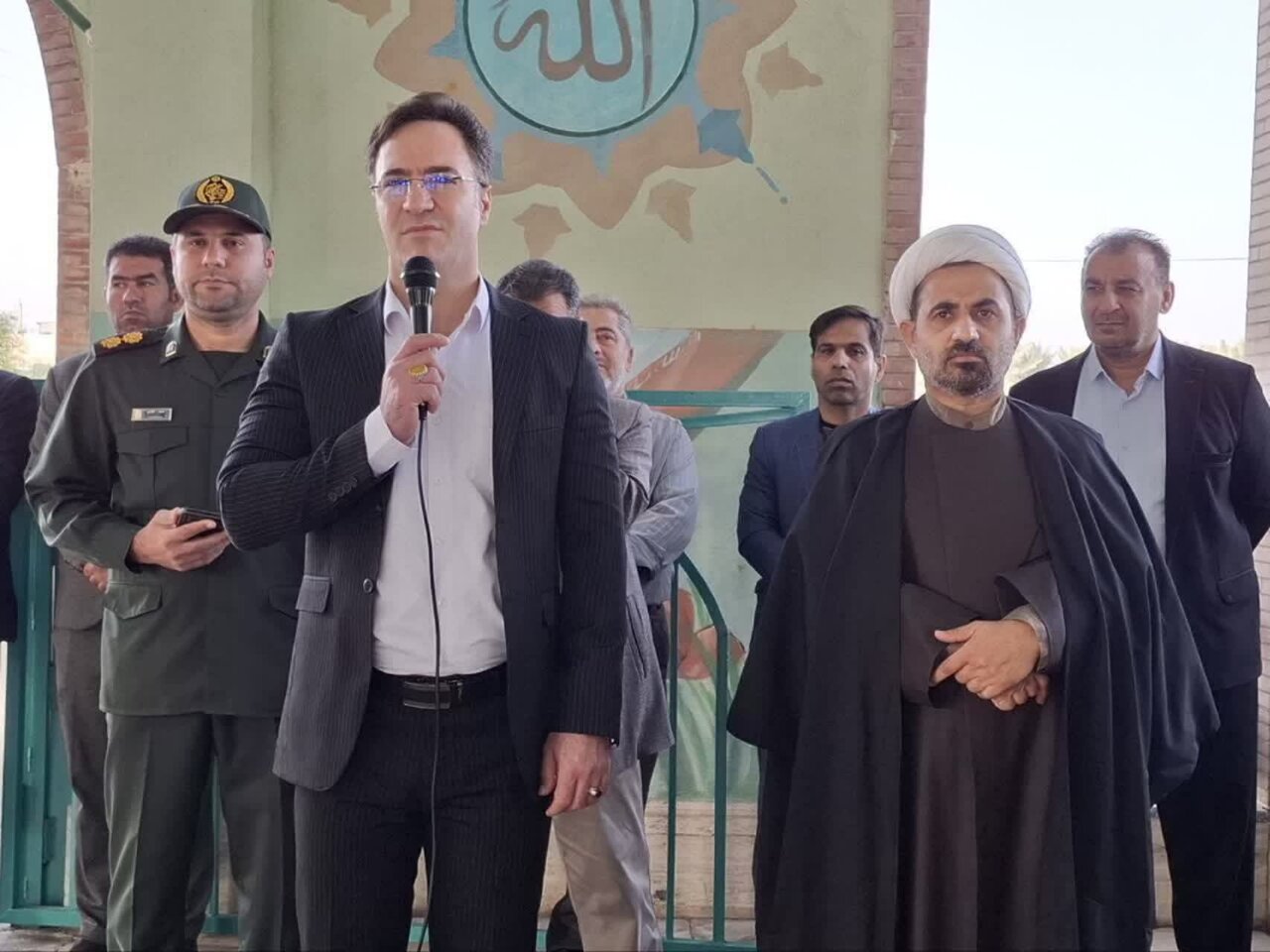 فرماندار تنگستان: ما نیازمند حفظ وحدت و هم افزایی در همه زمینه ها هستیم