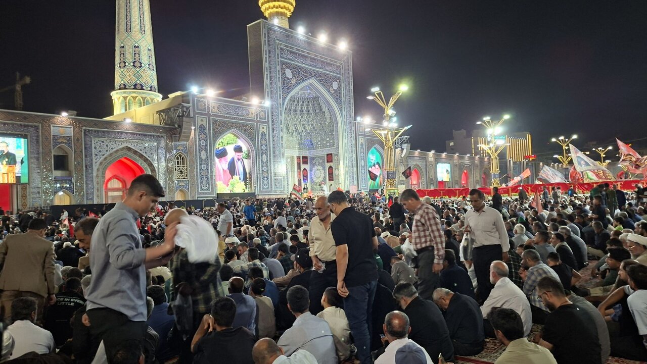 آغاز مراسم چهلم تدفین «آقای شهید ایران» در حرم امام رضا(ع)