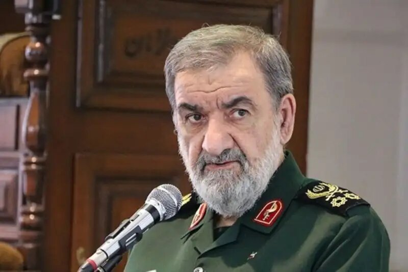 سردار رضایی: دفاع مقدس ۸ ساله موضوعی استثنایی در ۲۰۰ ساله گذشته است