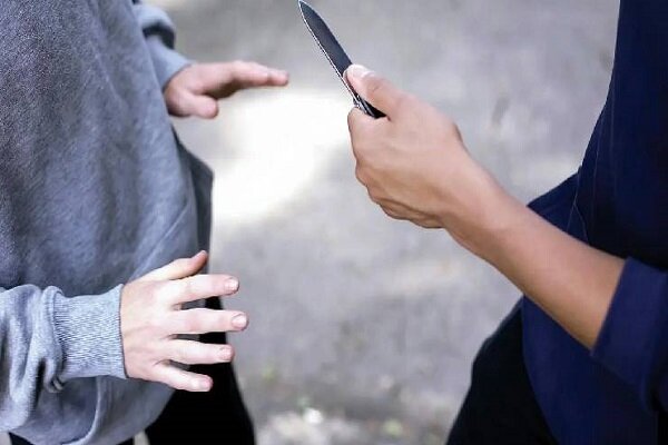 بازداشت زن و شوهر زورگیر در رباط‌کریم؛ کشف ۱۳ میلیارد طلاجات مسروقه