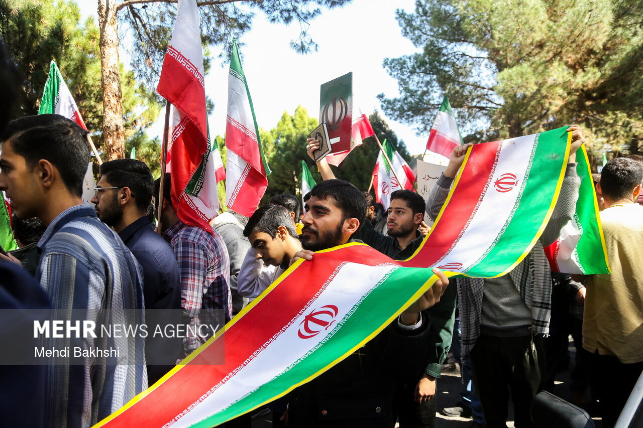 ایران! صبور باش که حق با صدای توست...