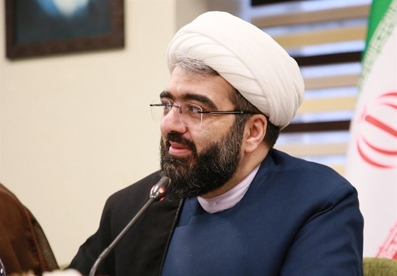 واکنش معاون نهاد رهبری به اخراج یک کارمند دانشگاهی به دلیل پیگیری پوشش