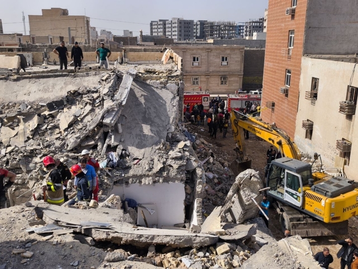 آتش‌نشانی: چهار کشته در حادثه انفجار گاز شهری در اهواز/ آواربرداری تا یافتن تمامی زیر آوارماندگان ادامه دارد