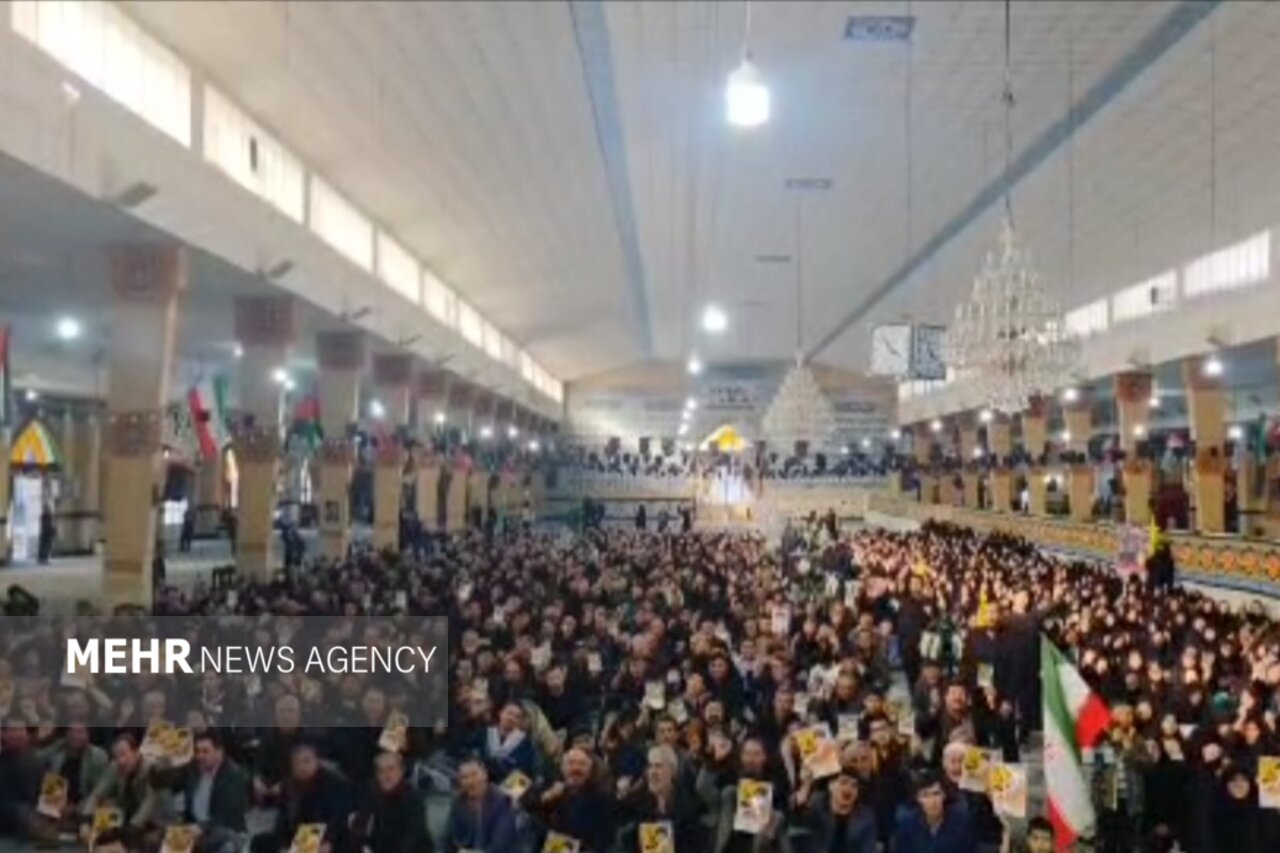 مردم پاکدشت: ای پدر شهیدم راهت ادامه دارد