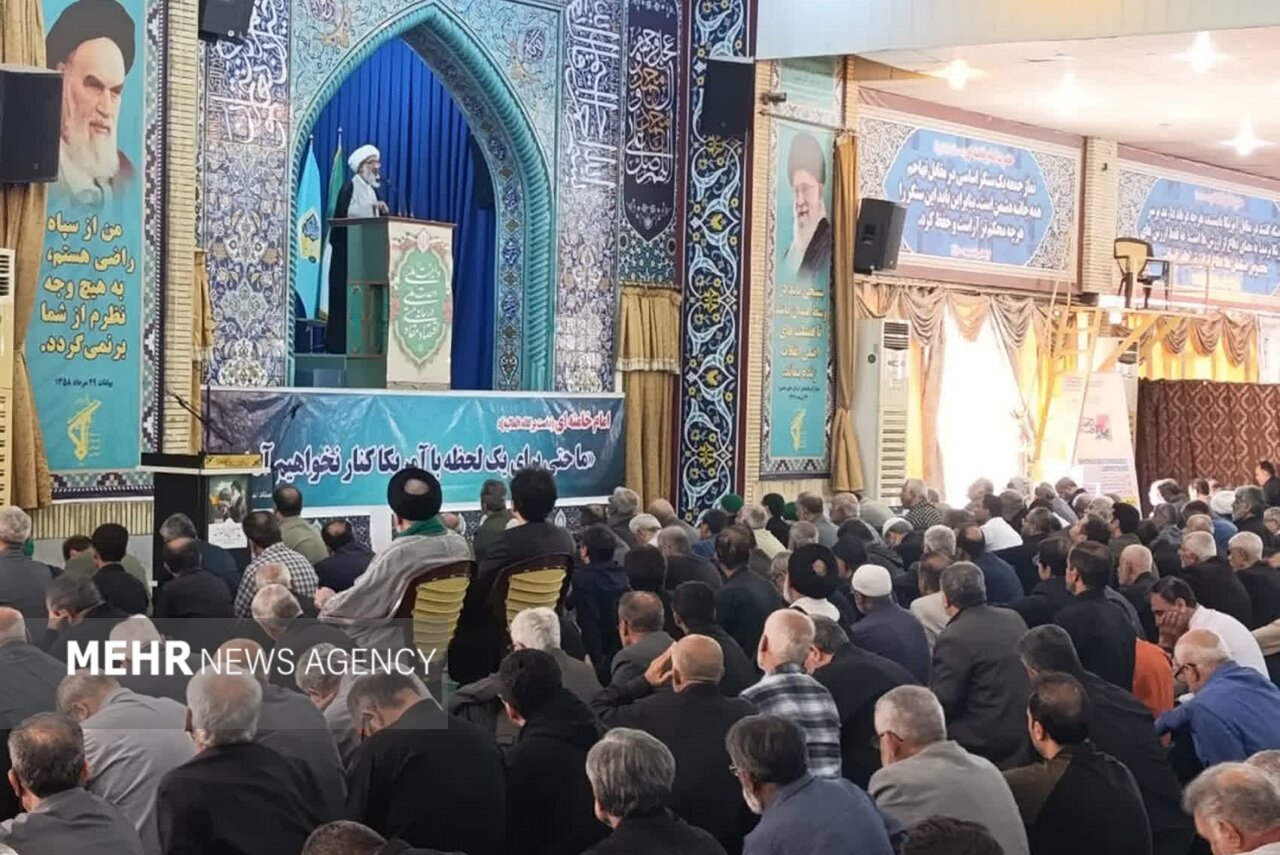 آیت‌الله صفایی بوشهری: خاک بوشهر گورستان متجاوزان است