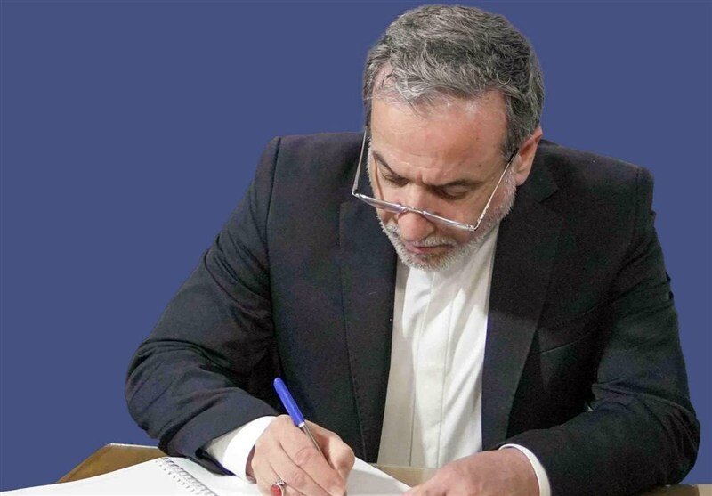 انتقاد عراقچی از عدم مسئولیت‌پذیری شهروندان آمریکایی در قبال جنگ