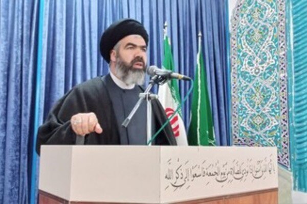 امام جمعه گلستان: اصلاح قیمت بنزین نباید نخستین راهکار باشد