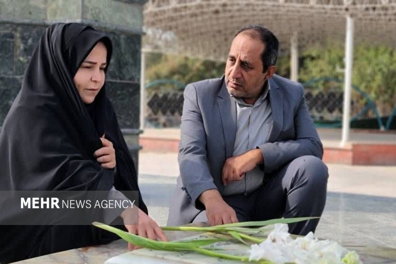 تبیرئی: خدمت به خانواده شهدا یک وظیفه است