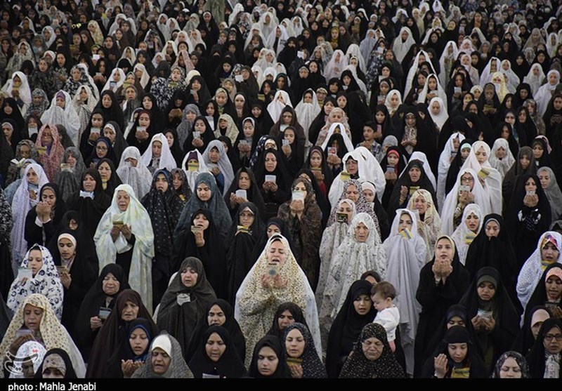 برپایی نماز باشکوه عید سعید فطر در مصلی امام علی(ع) کرمان