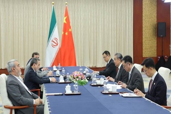 وزیر خارجه چین خواستار بازگشت ایران و آمریکا به مذاکرات شد