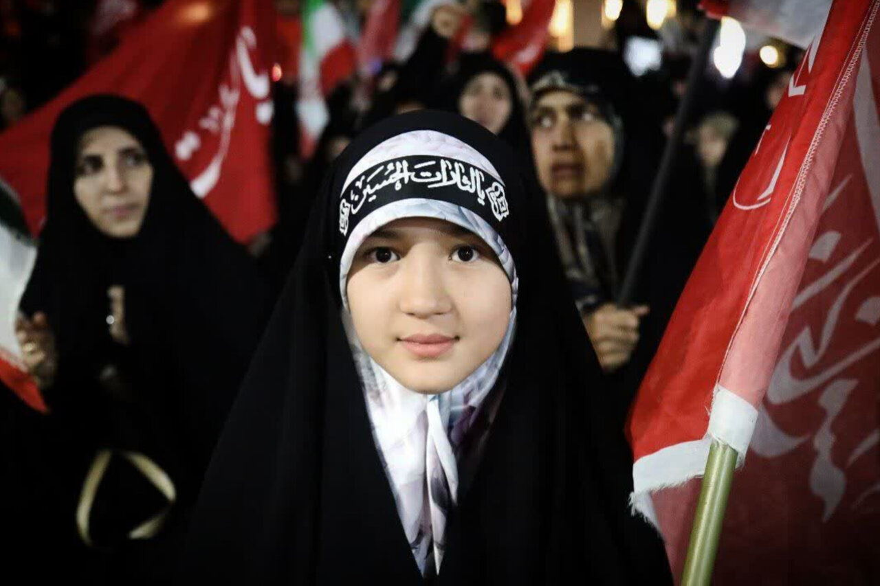 برگزاری جشن میلاد پیامبر در قرار شبانه مردم تربت حیدریه