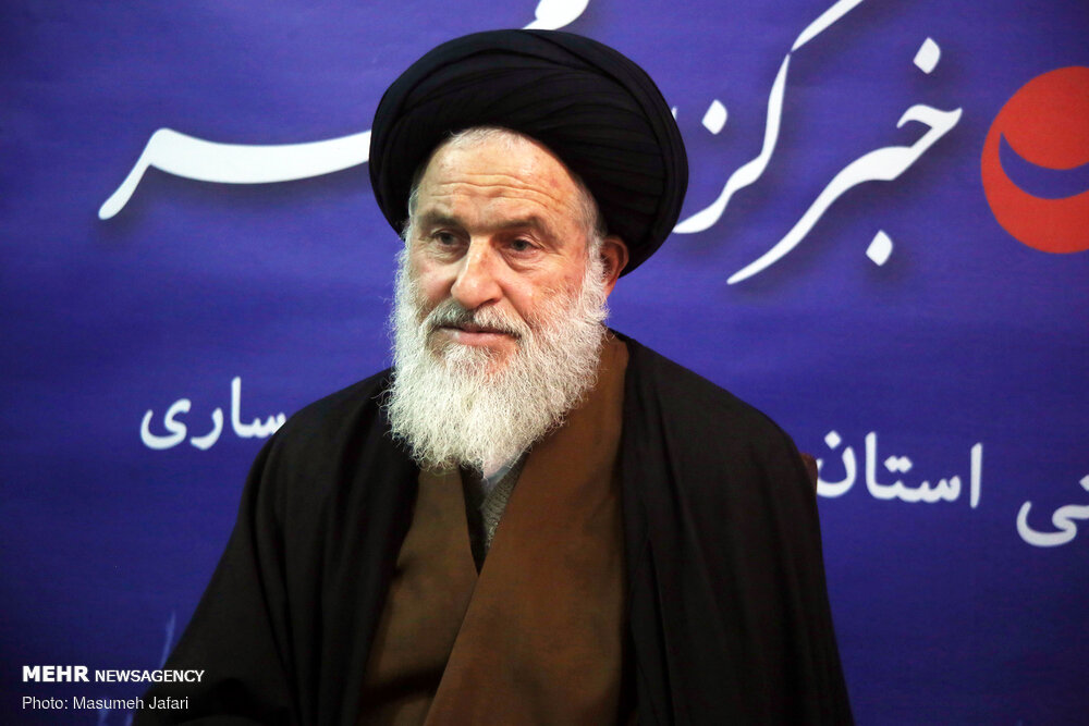 شهید خامنه‌ای یگانه‌ای در تداوم راه خمینی(ره) بود؛  شجاعت و تدبر رهبری