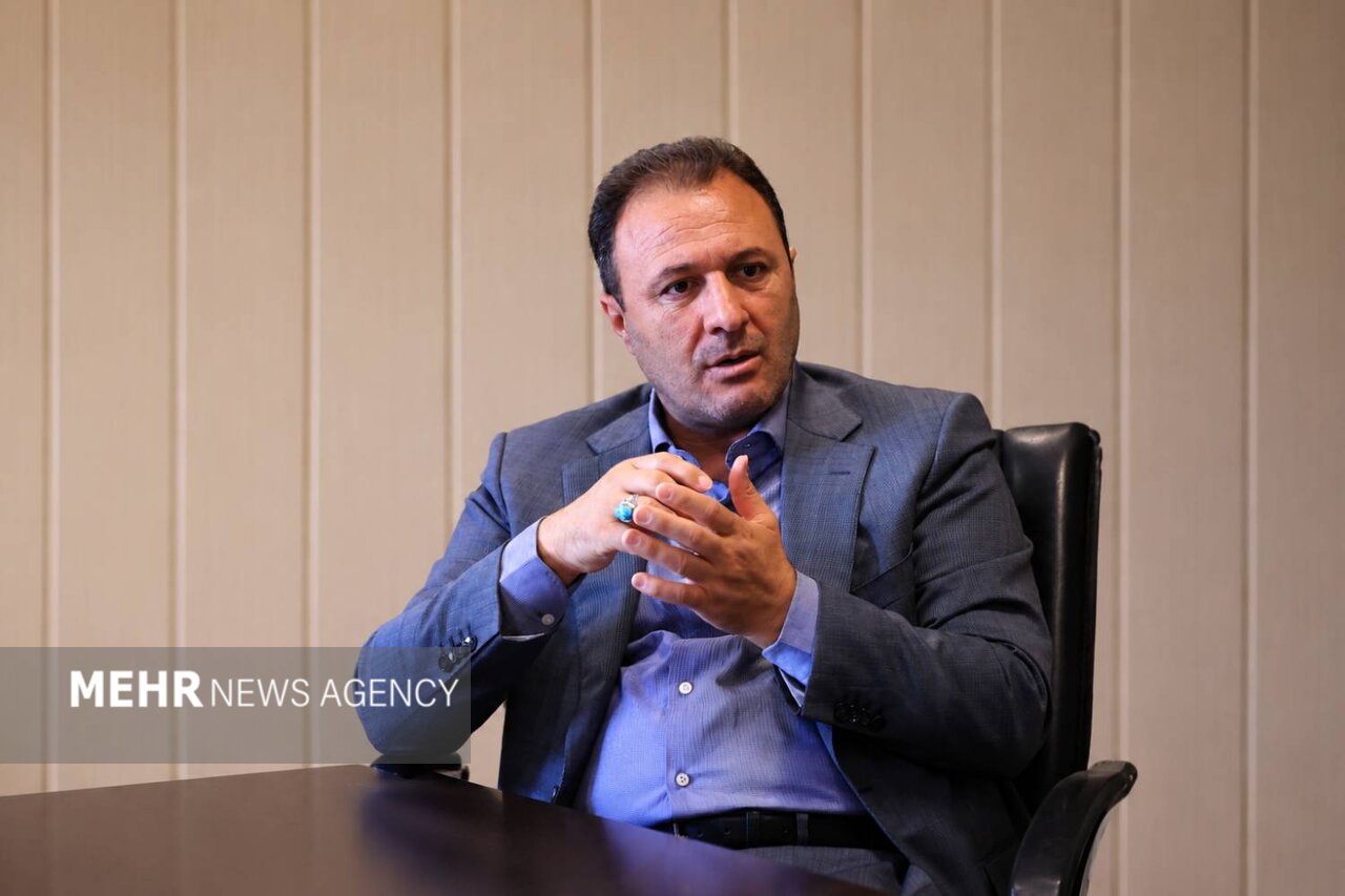 عباس‌نژاد: رایگان شدن مترو و اتوبوس می‌تواند مصرف سوخت را کاهش دهد