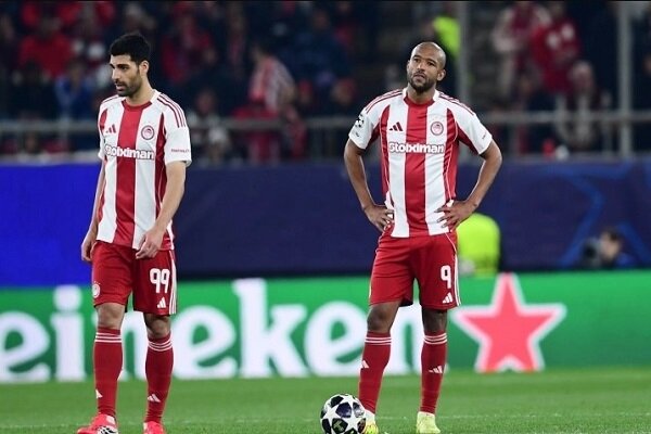 انتقاد از سرمربی المپیاکوس/ سیستم دو مهاجم با طارمی جواب نمی‌دهد