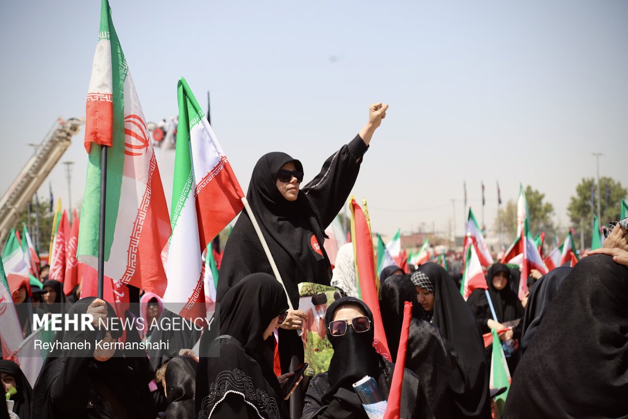 مراسم تشییع پیکر رهبر شهید در تهران