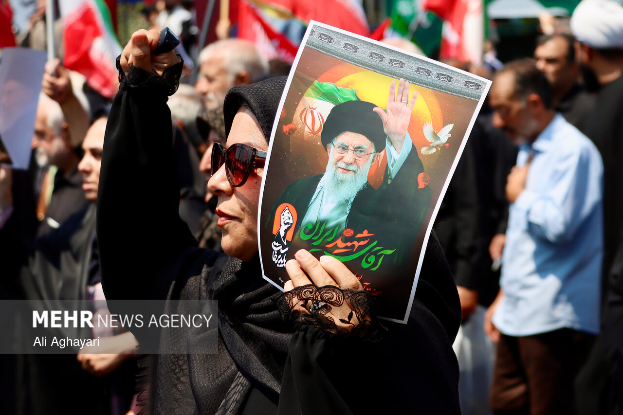 تصاویر مهر از موج جمعیت در تشییع امام شهید در تهران