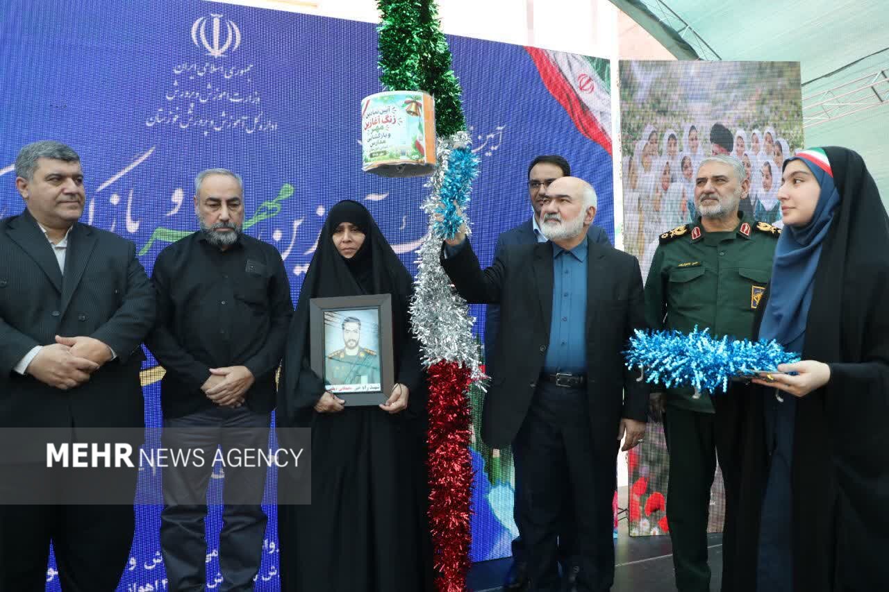 تمام ارکان جامعه مدیون تلاش‌های معلمان و ایثار شهدا هستند