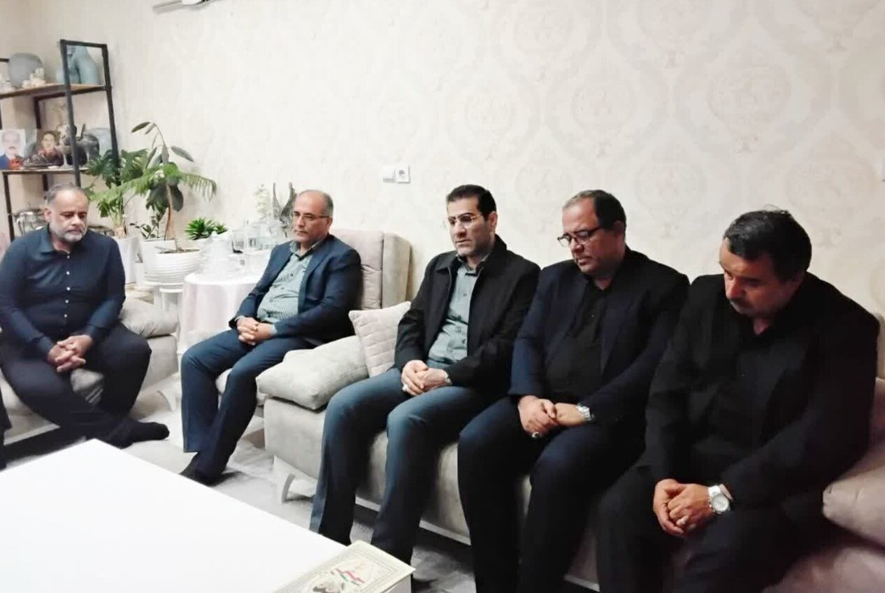 فرماندار بوشهر: خدمتگزاری به خانواده شهدا وظیفه‌ای ملی است