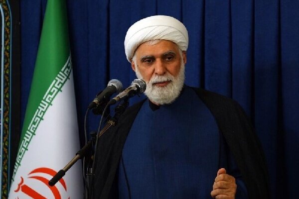 امام جمعه کیش: آمریکا راهی جز پذیرش اراده ملت ایران ندارد