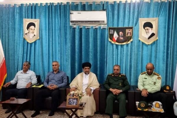 امام جمعه گناوه:هفته دولت فرصتی برای امیدآفرینی و تبیین خدمات نظام است
