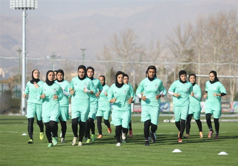 سلام نظامی دختران فوتبالیست ایران