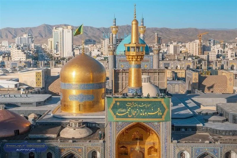 چهارشنبه‌ای به رنگ گنبد طلا؛ روایت دلدادگی زائران در حریم رضوی