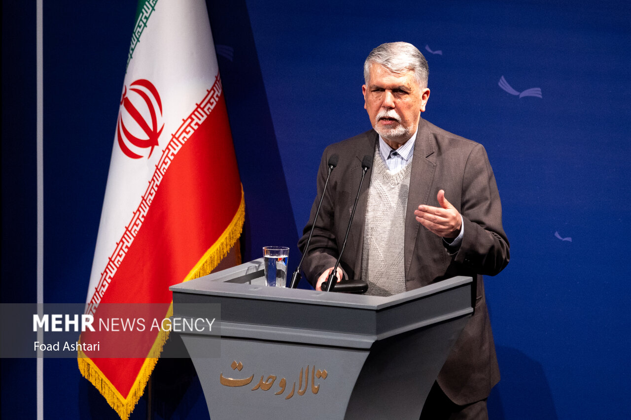 ایران همنشین کتاب قبل و بعد از اسلام است