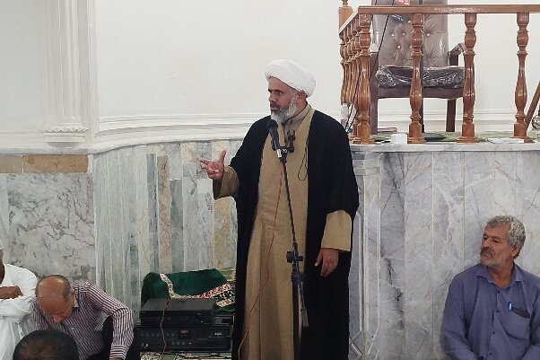 امام جمعه جاسک: وحدت شیعه و سنی توطئه دشمنان را خنثی می‌کند